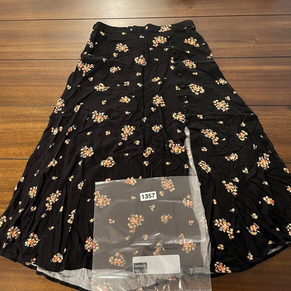 NWOT American Eagle Floral Maxi Slit Skirt Medium black white yellow Size M - Picture 11 of 12